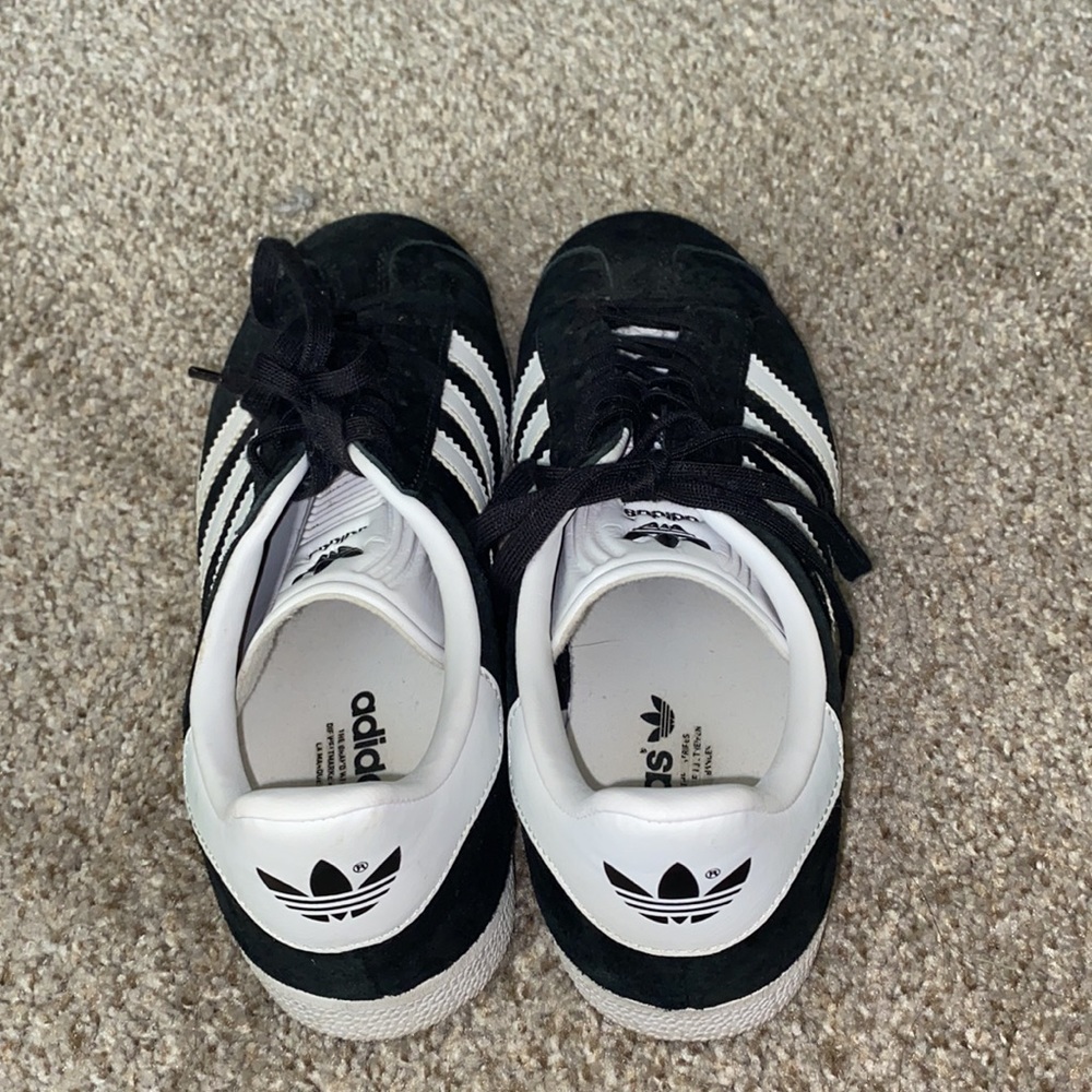 Adidas Gazelle Shoes - Picture 3 of 8